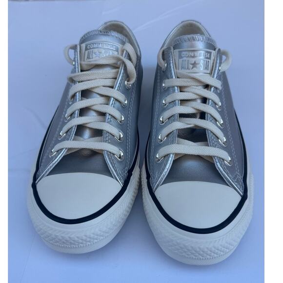 Converse Women's Silver Metallic Chuck Taylor All Star Low Leather Size 7 - Picture 2 of 13